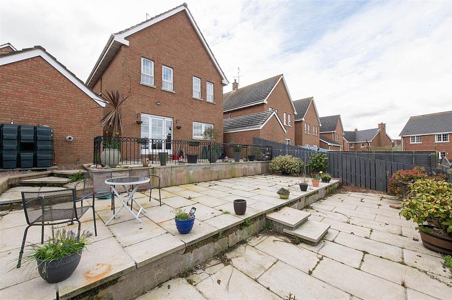 9 Demesne Park