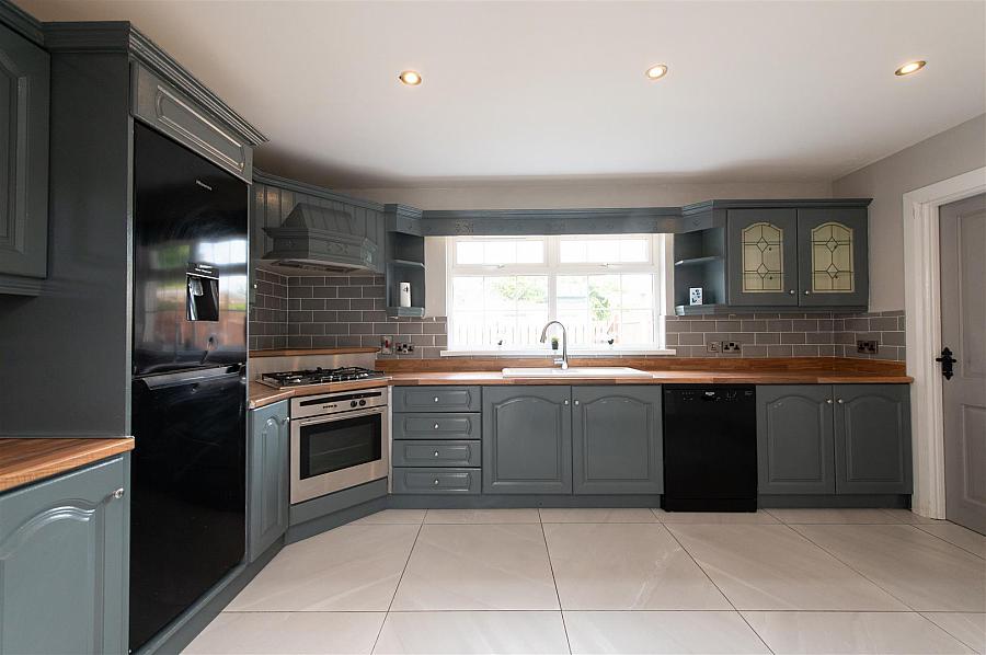 76 Commons Road