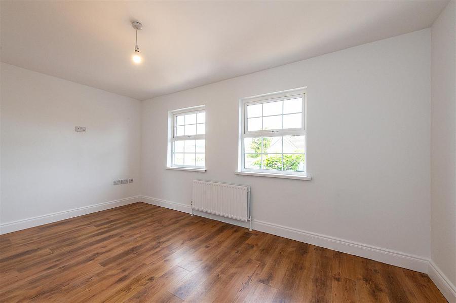 76 Commons Road