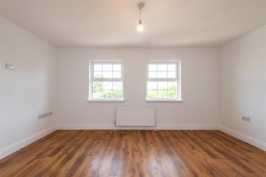 76 Commons Road