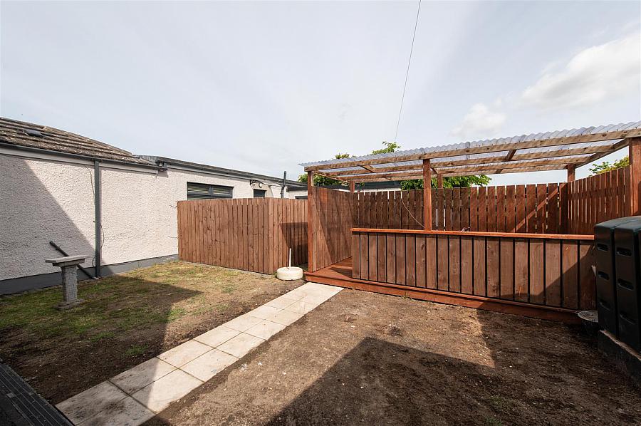 76 Commons Road