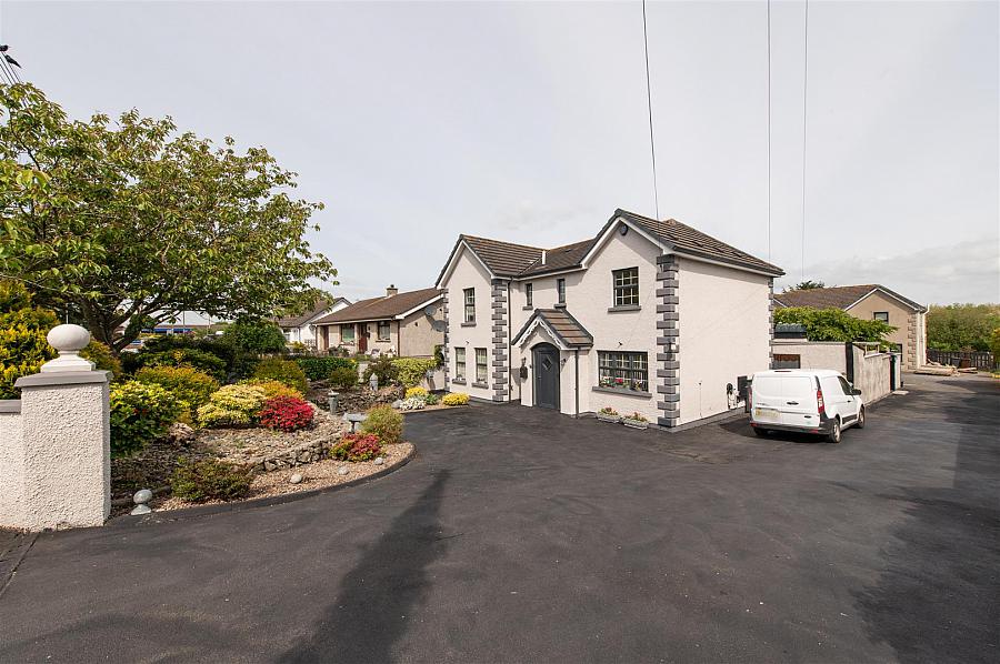 76 Commons Road
