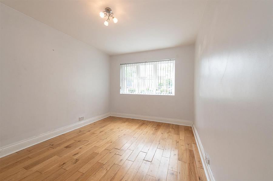 76 Commons Road