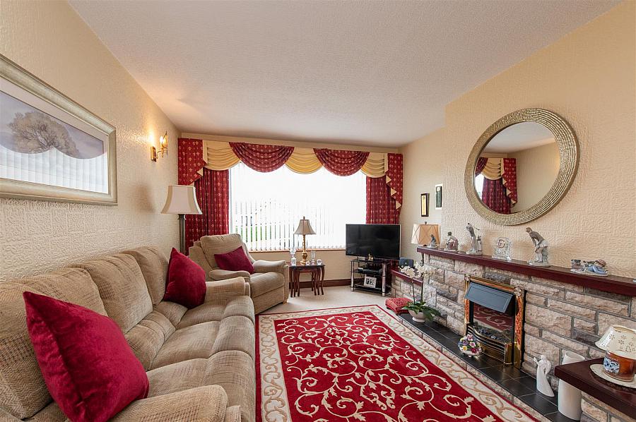 16 Knockchree Road