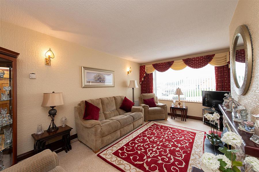 16 Knockchree Road