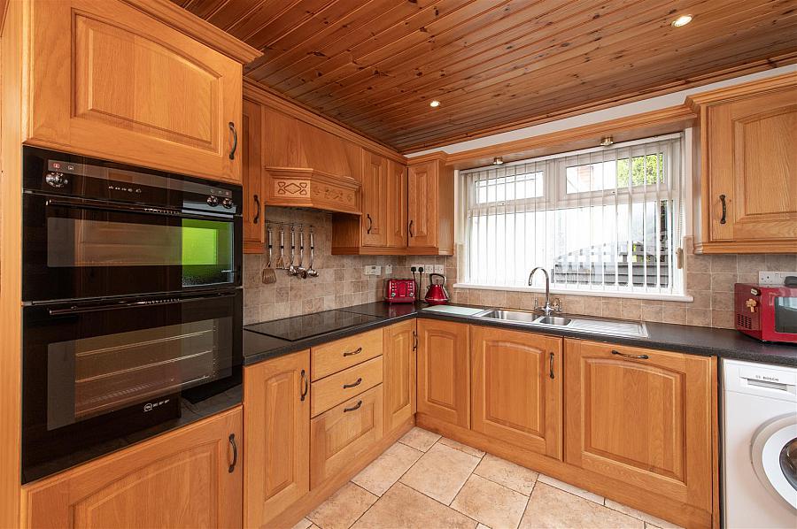 16 Knockchree Road