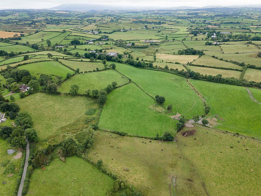 150M SOUTH OF, 14 Annacloy Road