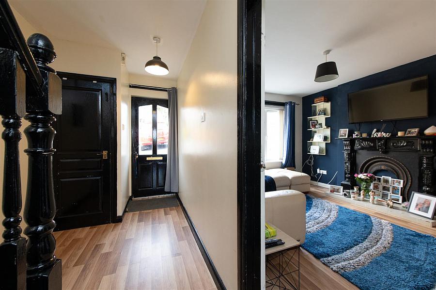 2 Struell Close