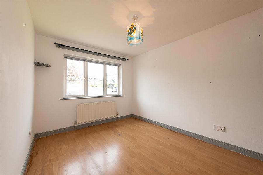 2 Struell Close