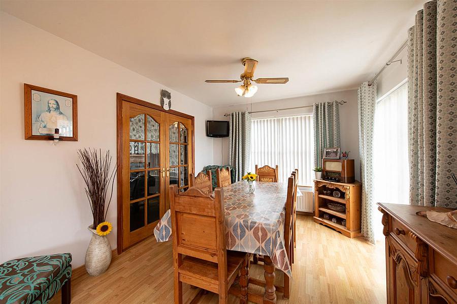 96a Commons Road