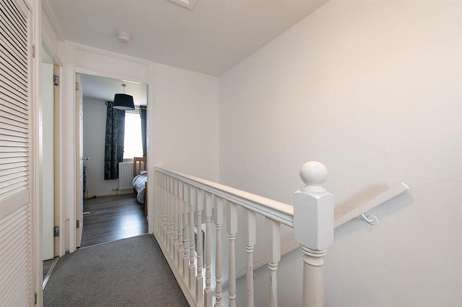 10 Leaside Gardens