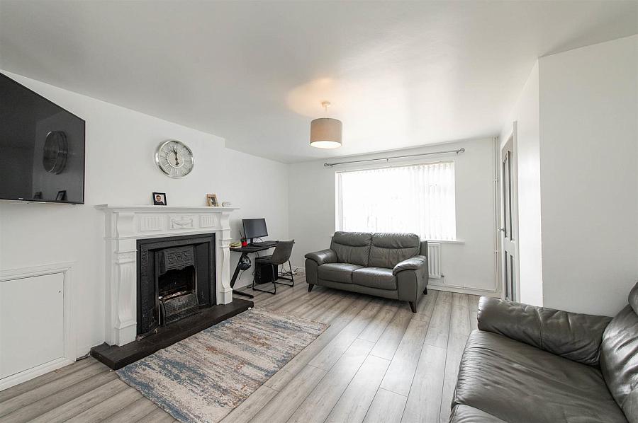 10 Leaside Gardens
