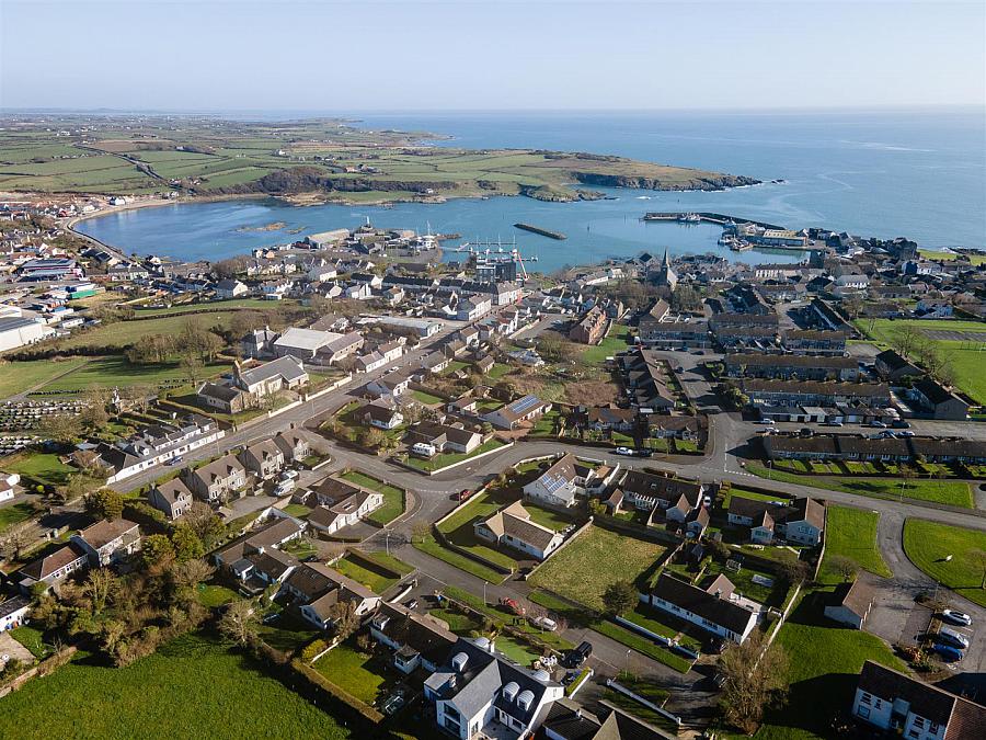 Between, 2 & 6 High Green