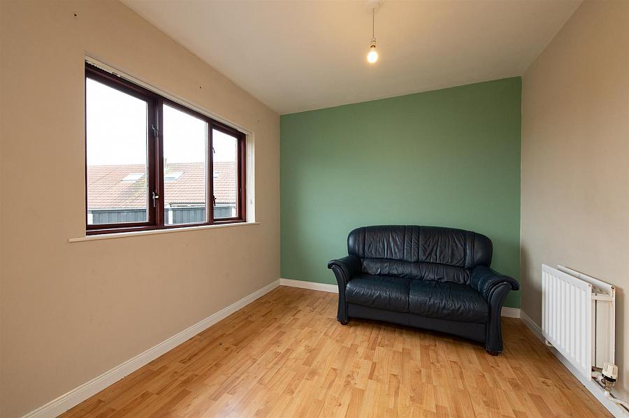 14 Kingsfield Avenue