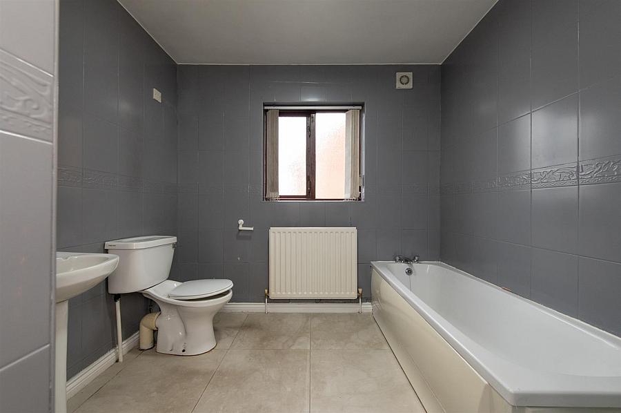 14 Kingsfield Avenue