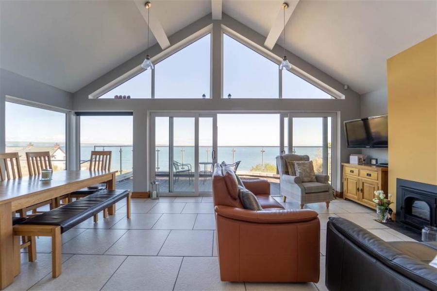 8B Andrews Shorefield