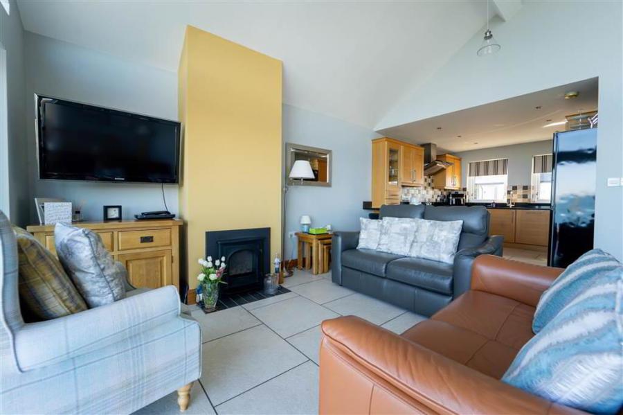 8B Andrews Shorefield