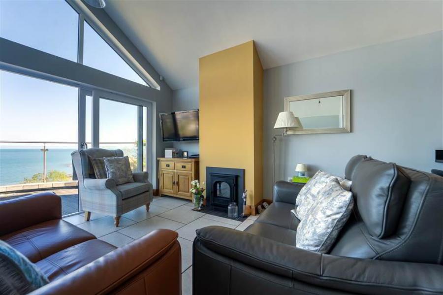 8B Andrews Shorefield