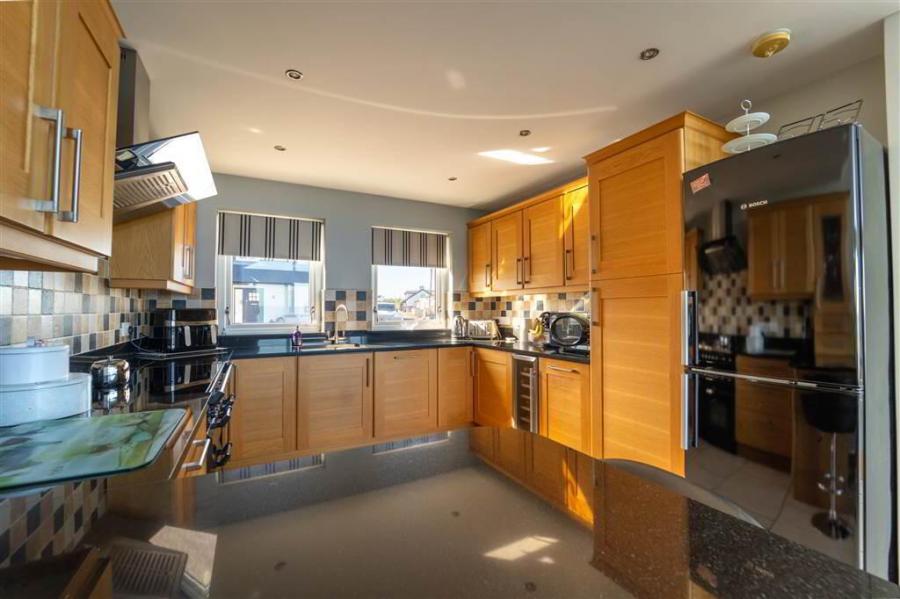 8B Andrews Shorefield