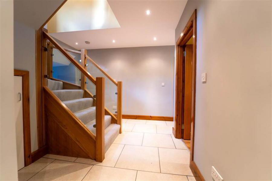 8B Andrews Shorefield