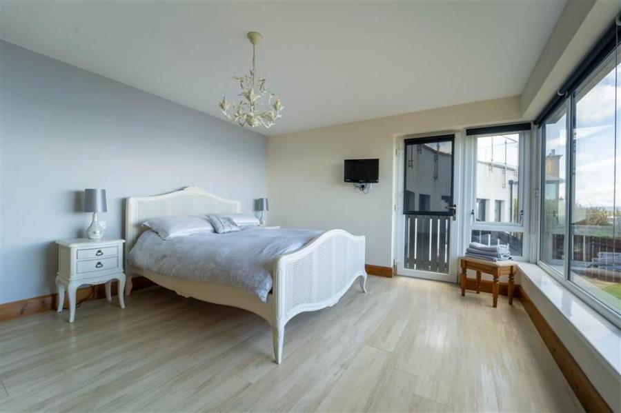 8B Andrews Shorefield