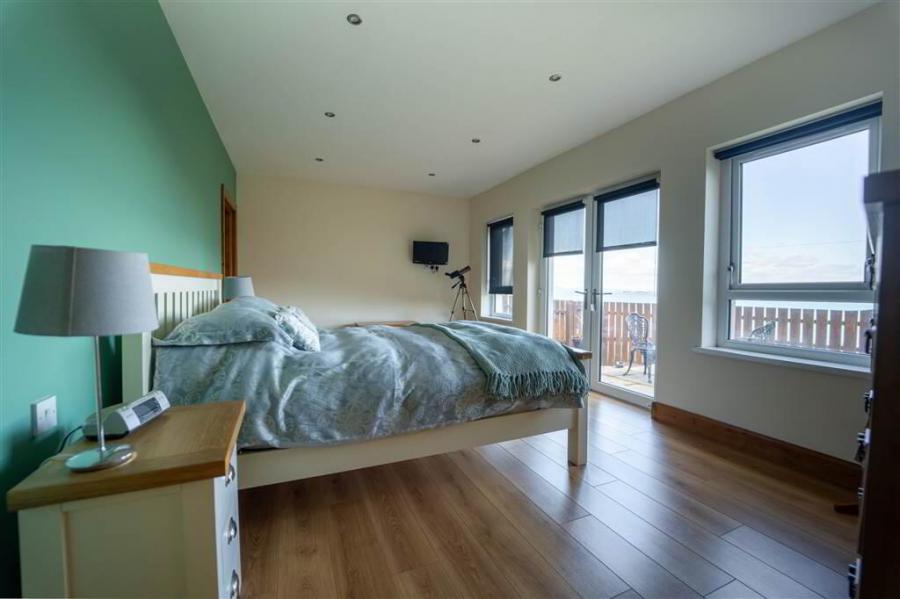 8B Andrews Shorefield