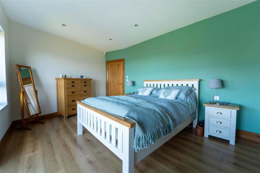 8B Andrews Shorefield