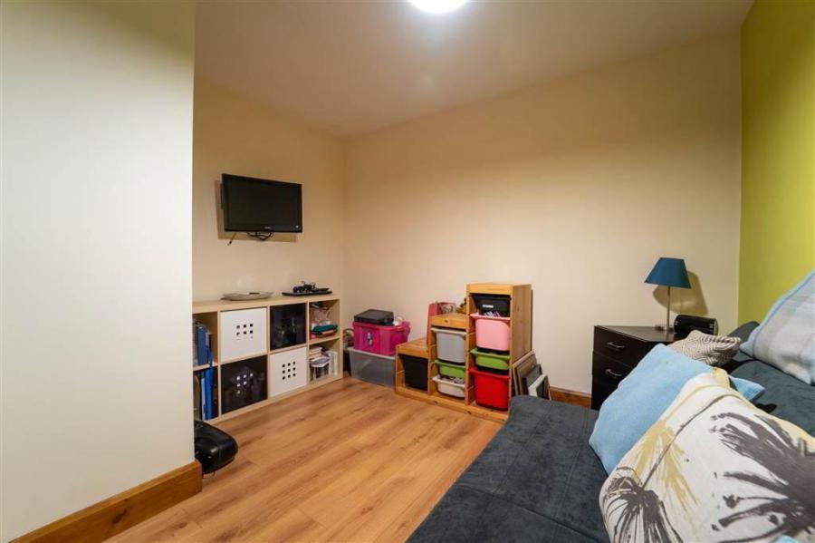 8B Andrews Shorefield