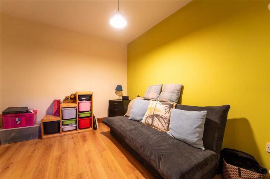 8B Andrews Shorefield