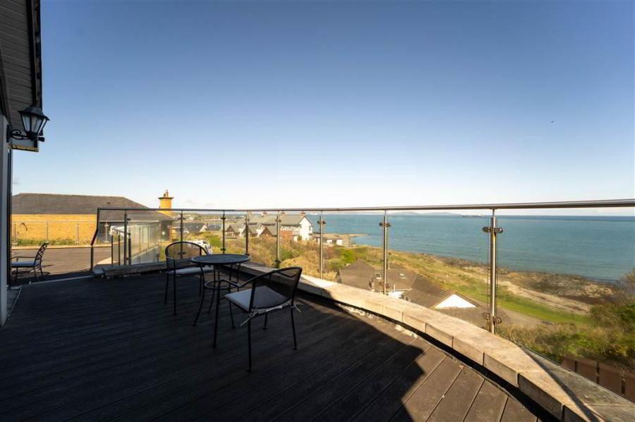 8B Andrews Shorefield