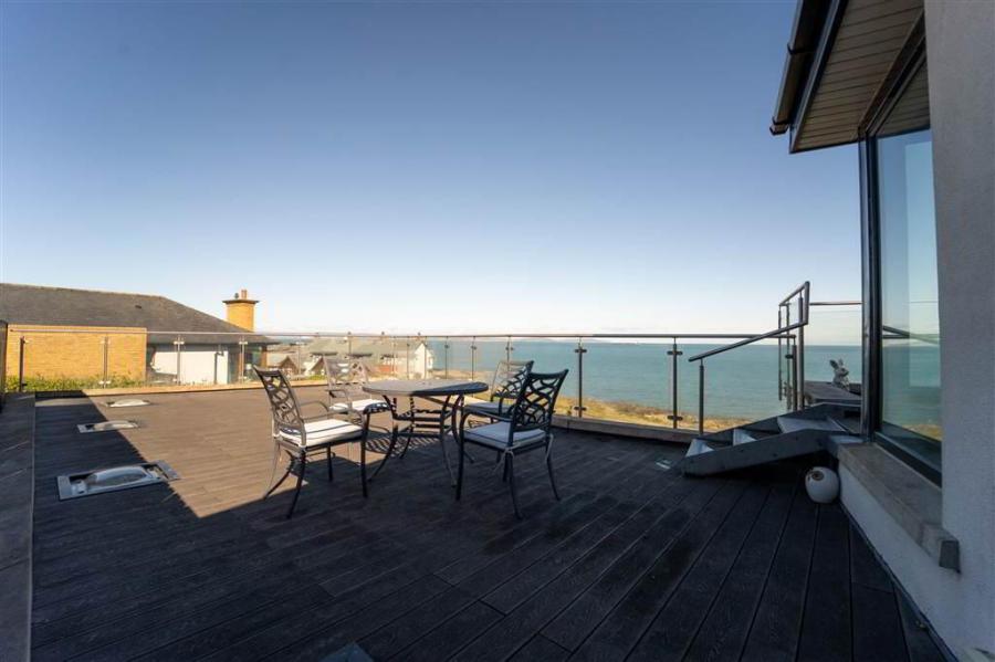 8B Andrews Shorefield