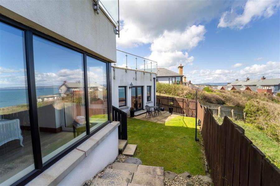 8B Andrews Shorefield