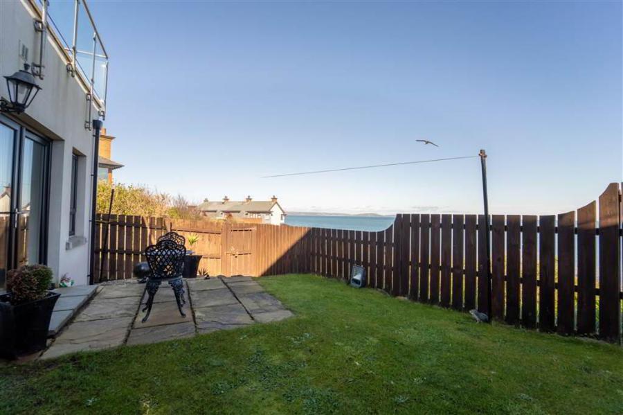 8B Andrews Shorefield