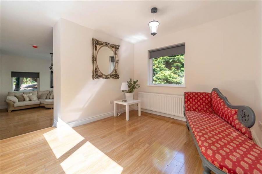 Glen Lane House, 3 Glen Road