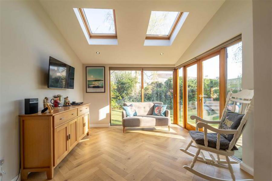 7B Bryansburn Gardens