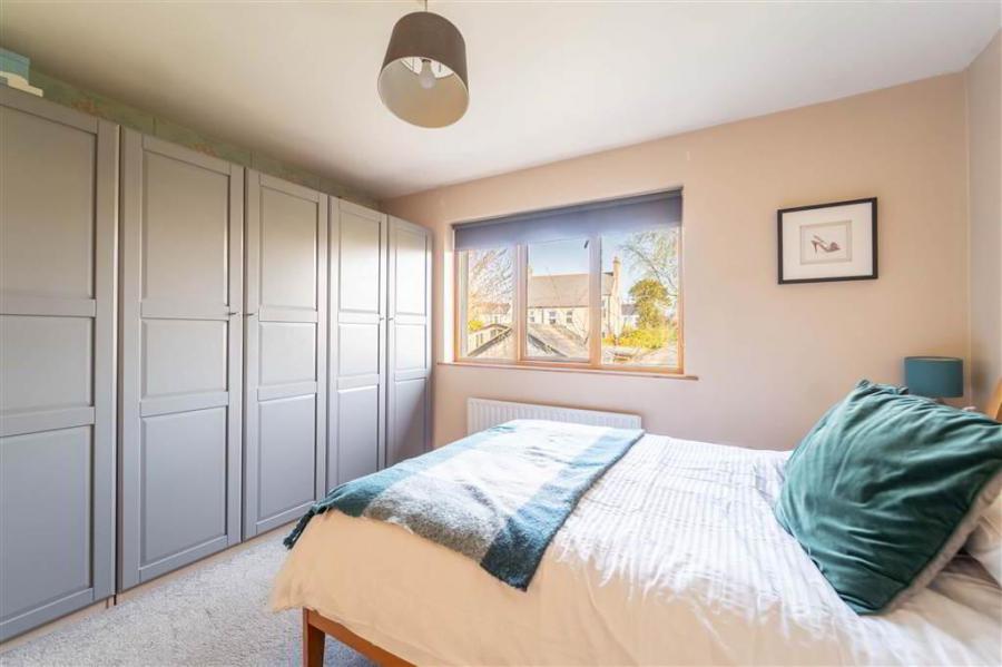 7B Bryansburn Gardens