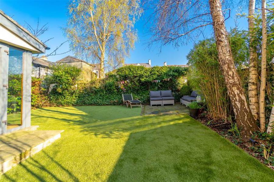 7B Bryansburn Gardens