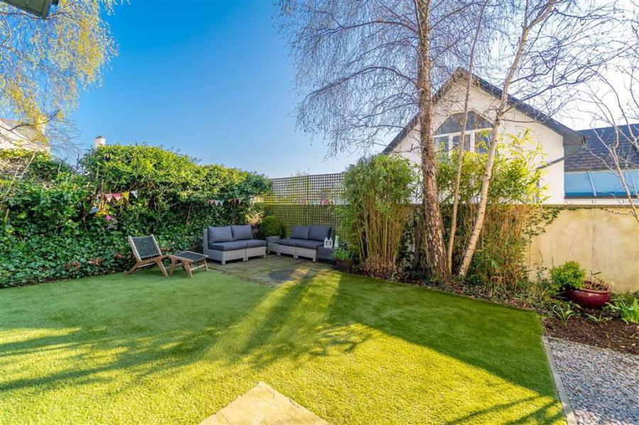 7B Bryansburn Gardens