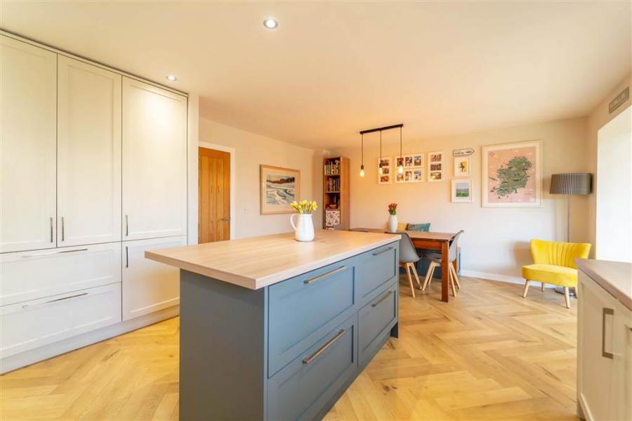 7B Bryansburn Gardens