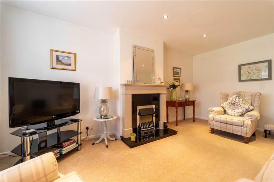 70 Ballymacormick Avenue