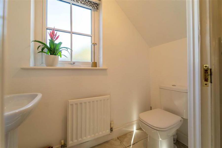 8 Tullynagardy Grove