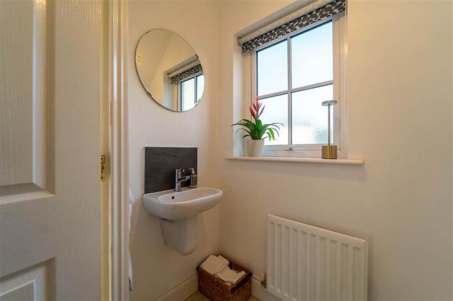 8 Tullynagardy Grove