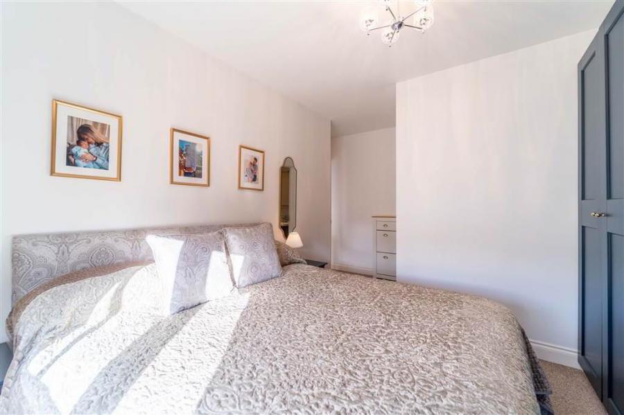 8 Tullynagardy Grove