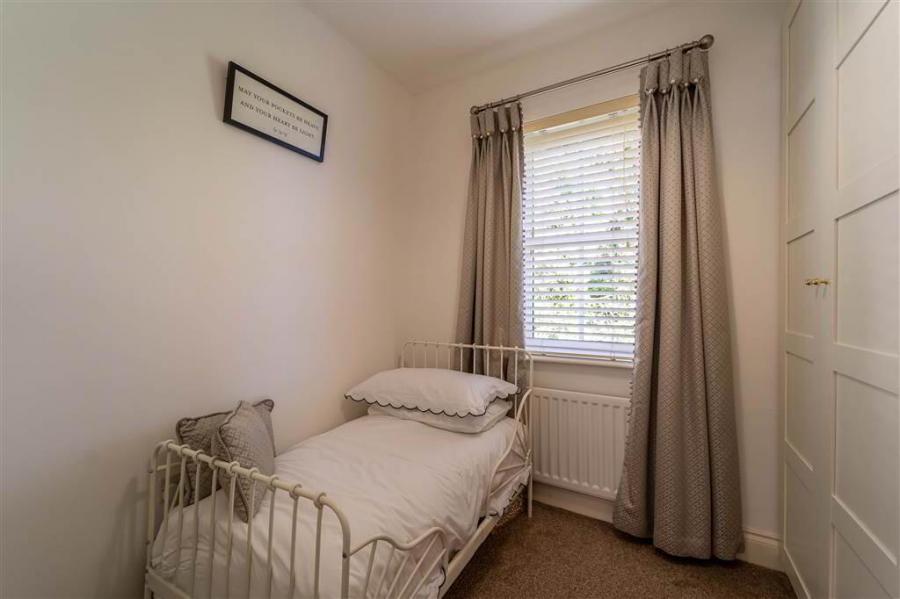 8 Tullynagardy Grove