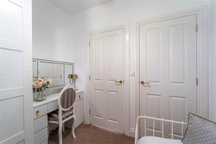 8 Tullynagardy Grove