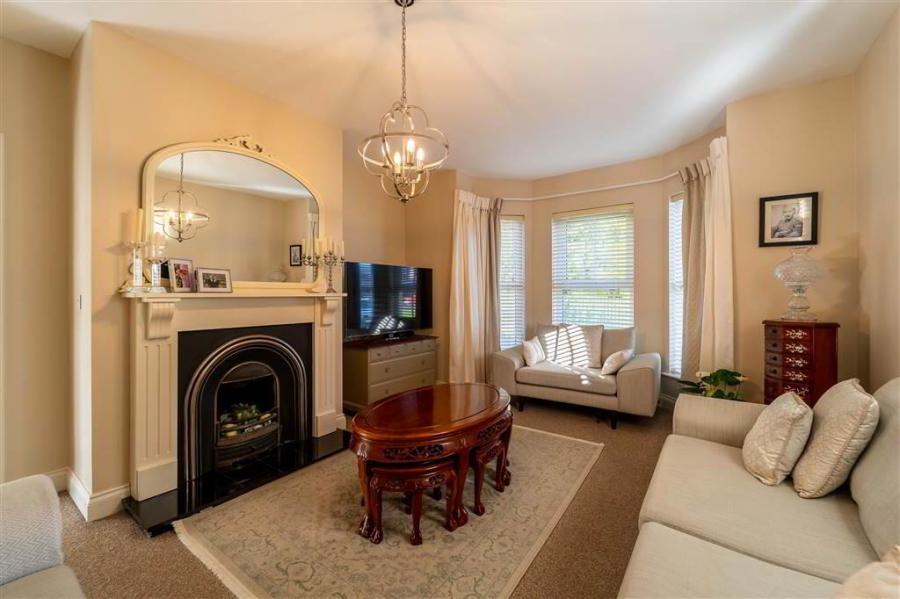 8 Tullynagardy Grove