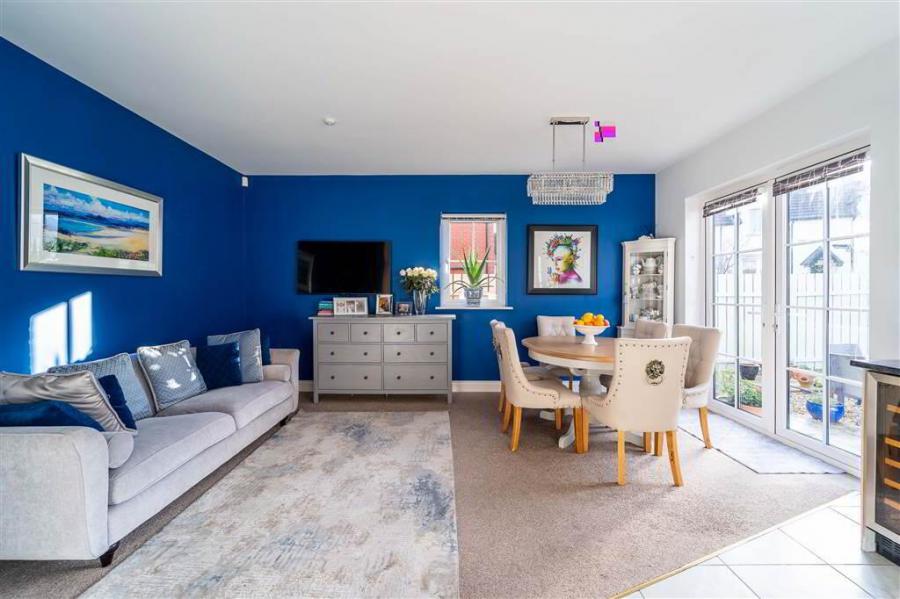 8 Tullynagardy Grove