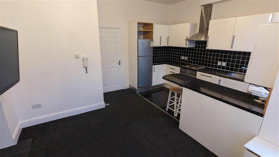 Apt, 66, 2 Dufferin Avenue