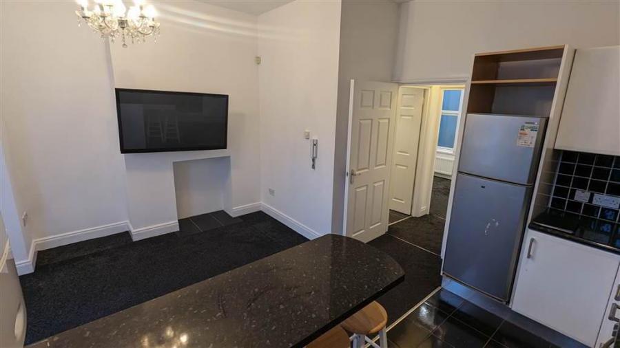 Apt, 66, 2 Dufferin Avenue