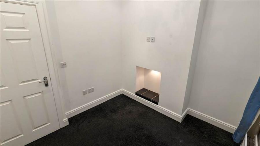 Apt, 66, 2 Dufferin Avenue